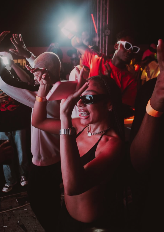 NIGHTLIFE EXPERIENCE — image 4